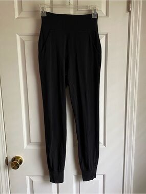 Lululemon Align Joggers 28" Black 2